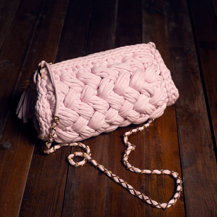 Photo sac crochet rose mise en scène algerie